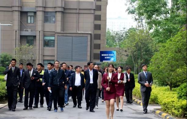 鑫苑鑫城迎来郑州市物协行业参观交流 鑫苑鑫城迎来郑州市物协行业参观交流